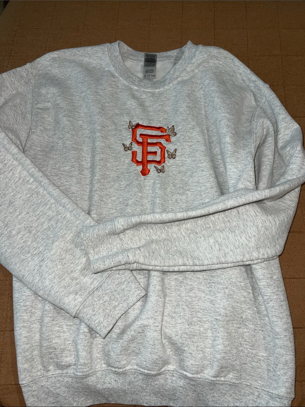 Gray Crewneck Sweatshirt with San Francisco giants logo